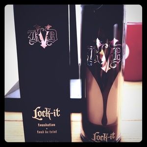KAT VON D beauty,(Lock-it foundation!)